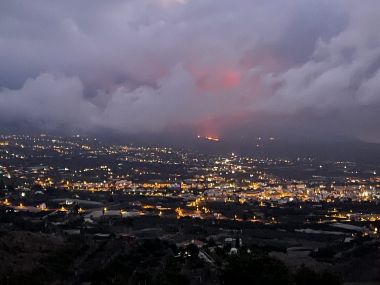 Webcam Vulkan La Palma: Live-Blick auf den Tajogaite